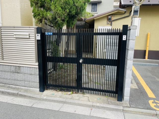 雷門一丁目貸家　オフィスビル出入口