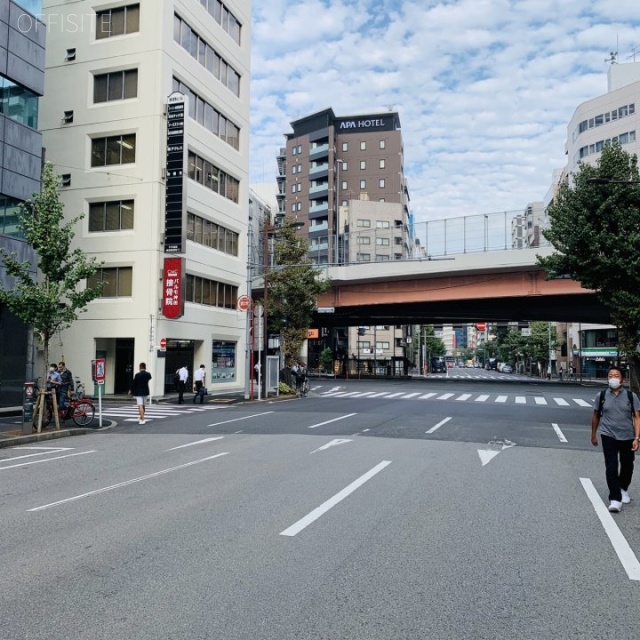 D‘s VARIE神田ビル ビル前面道路