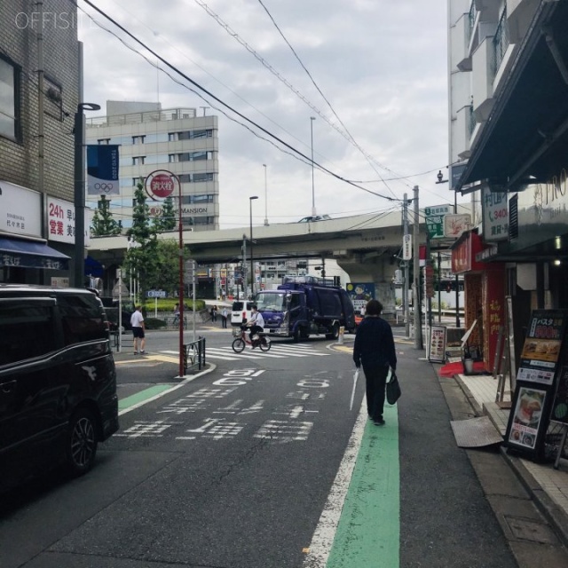 シャトレー代々木 ビル前面道路
