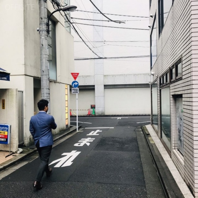 第2手塚ビル ビル前面道路