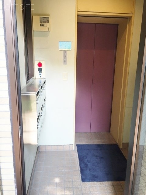 神田ビル エントランス