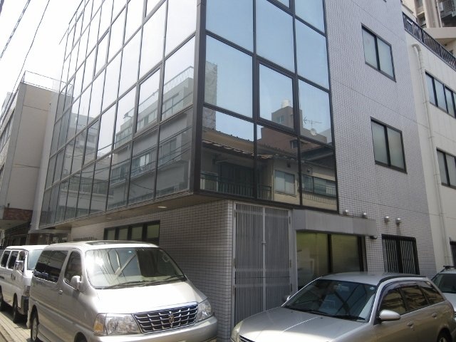 ワールドカラー本社ビル 画像