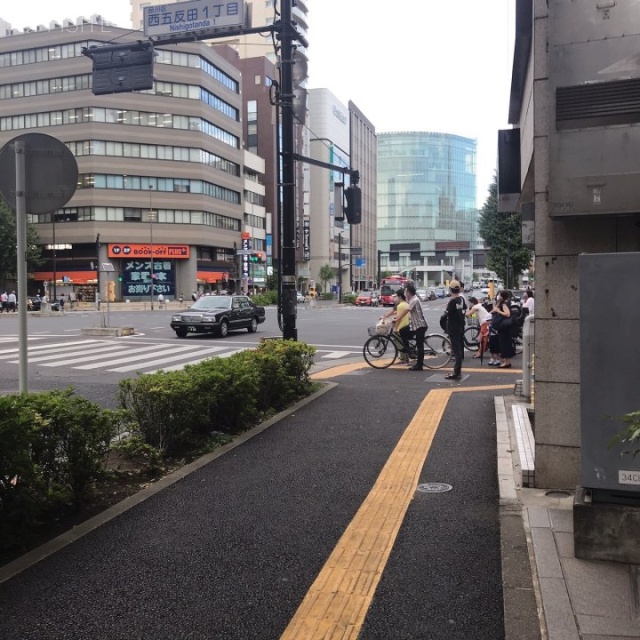 最勝ビル ビル前面道路