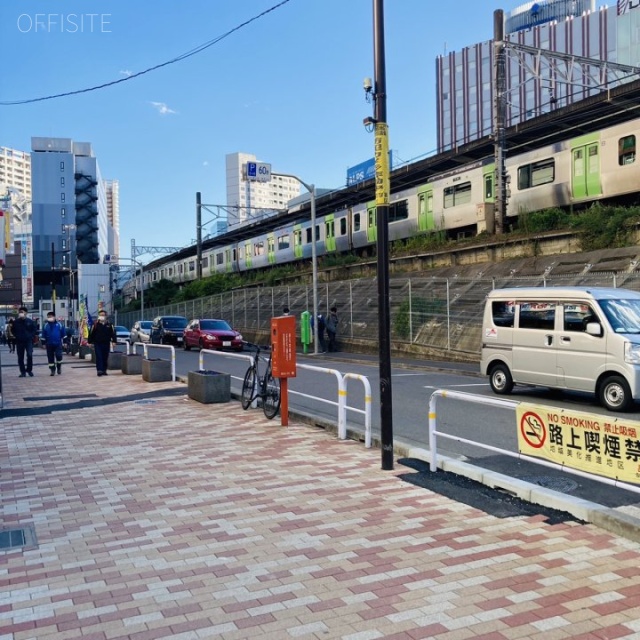 K2ビル ビル前面道路