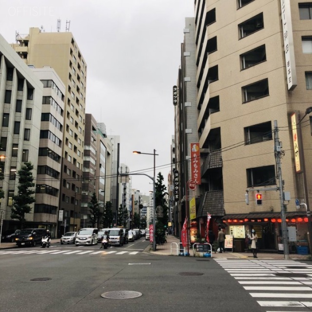 Jサンクス第1ビル 前面は神田平成通り