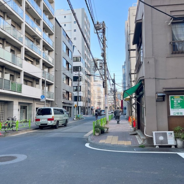 タイムズビル 側道