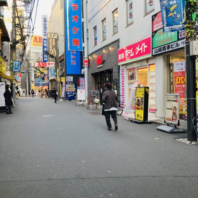 山崎商事町田ビル ビル前面道路