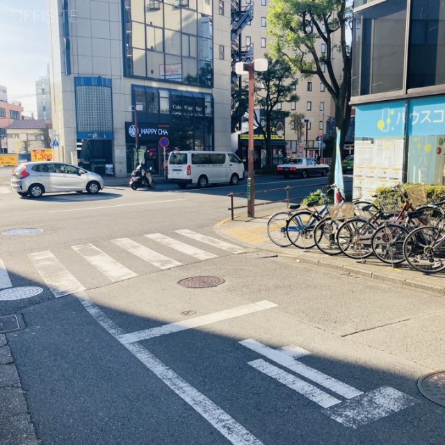 小田急シティビル町田 ビル前面道路