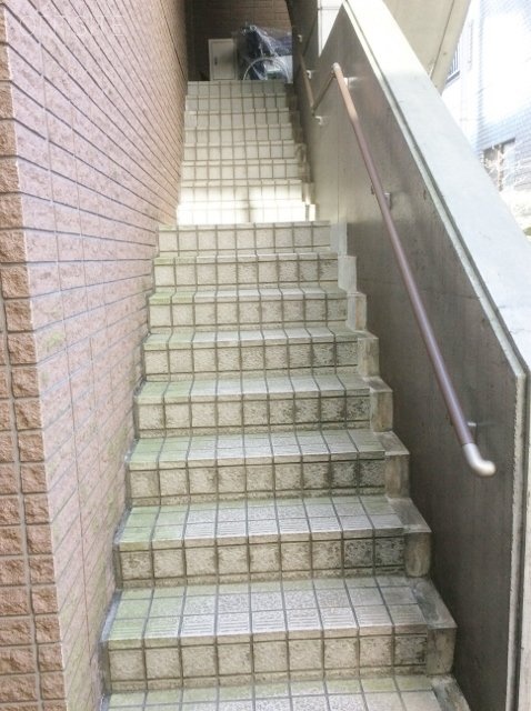 エルヴェ内堀 階段