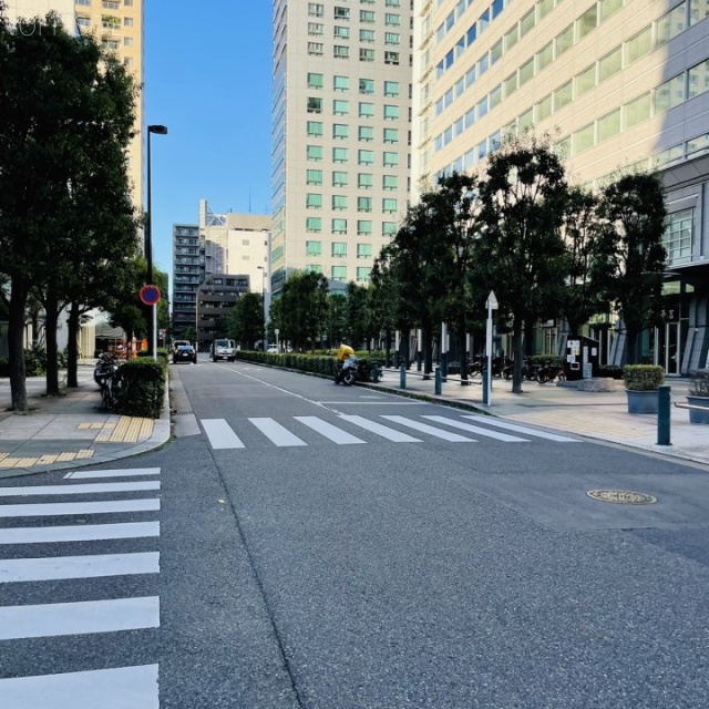 セレスティン芝三井ビル ビル前面道路