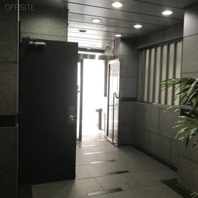 堀口ビル エントランス