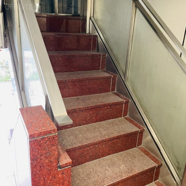 銀座ナカヤビル 階段