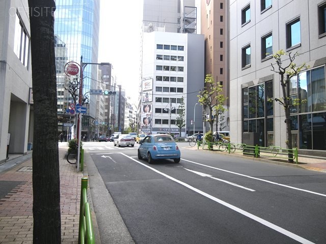 銀座NSビル ビル前面道路