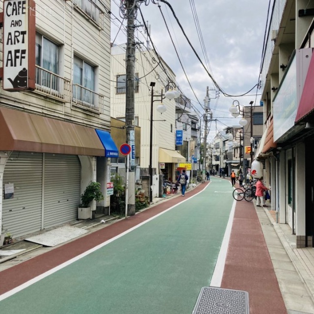 アーバン赤堤 ビル前面道路