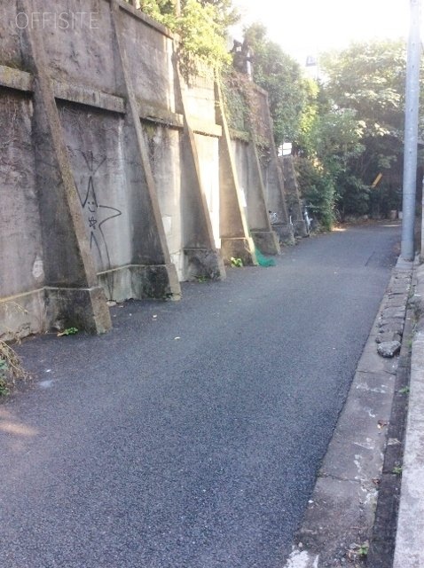 パンプアップ第2ビル ビル周辺道路