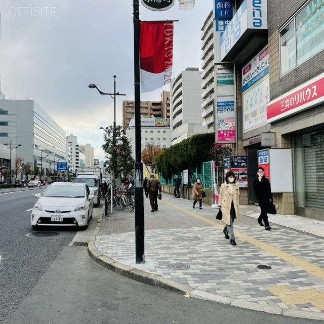 三共商会ビル ビル前面道路