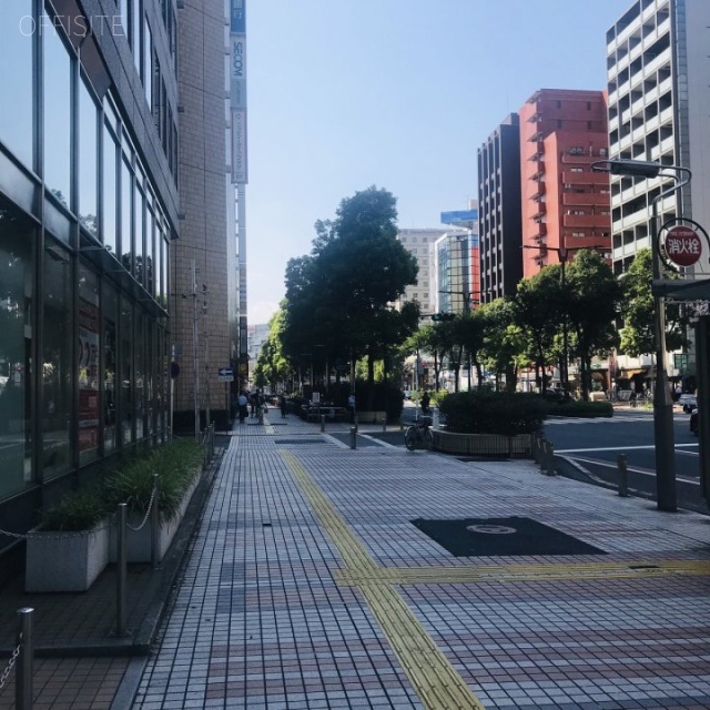 朝日生命川崎ビル ビル前面道路