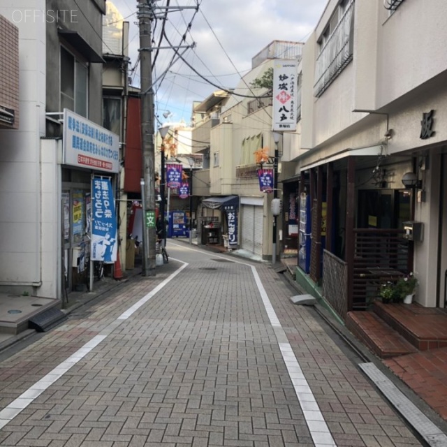 笹塚十号坂ビル ビル前面道路