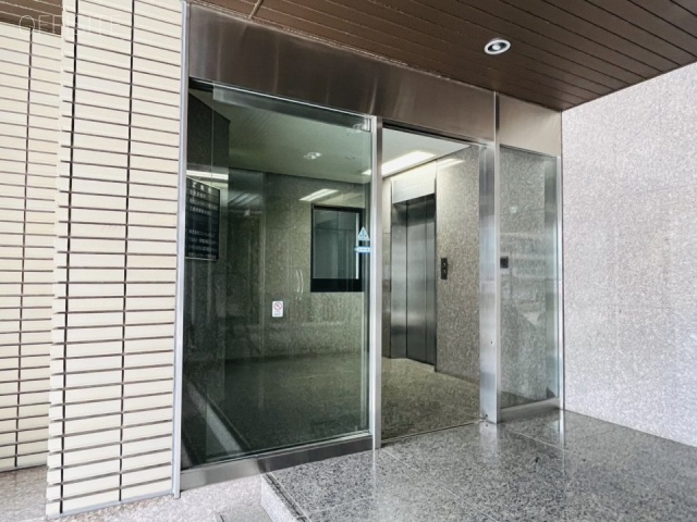 明友ビル エントランス