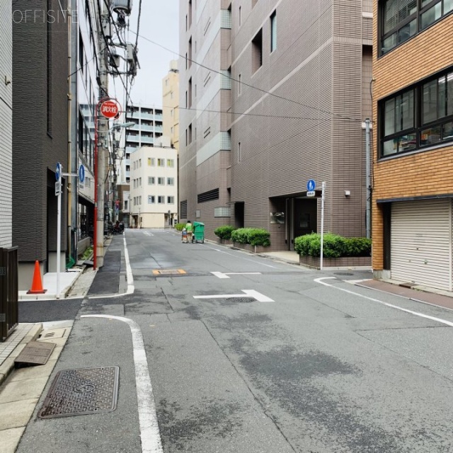 小田ビル ビル前面道路