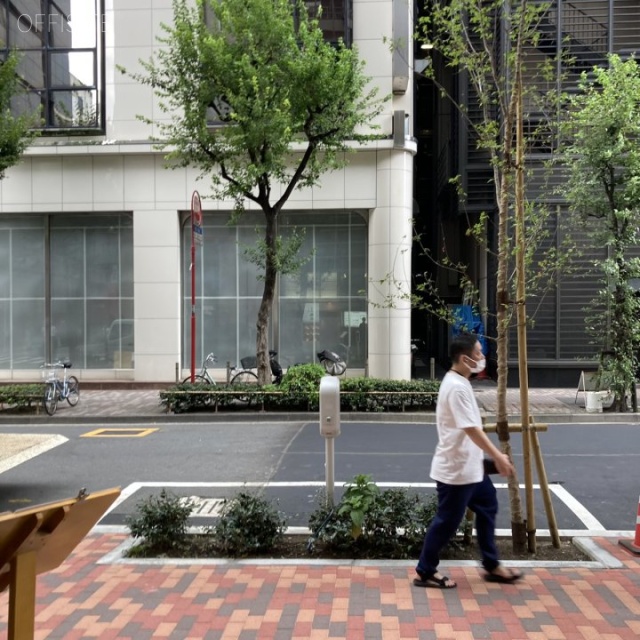 銀座梅林ビル ビル前面道路