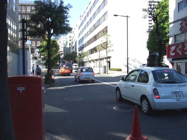 平河町ロンステート ビル前面道路