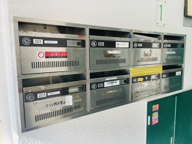 クレストビル　メールボックス