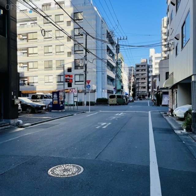 正栄企画ビル ビル前面道路