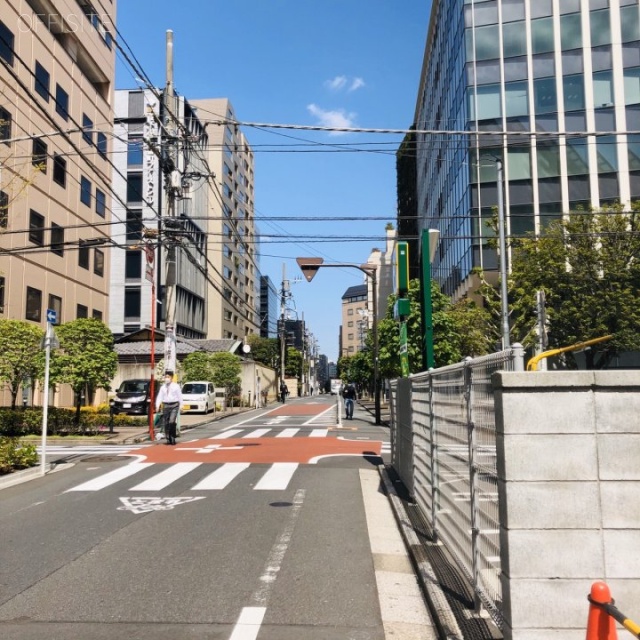 二番町平和ビル ビル前面道路