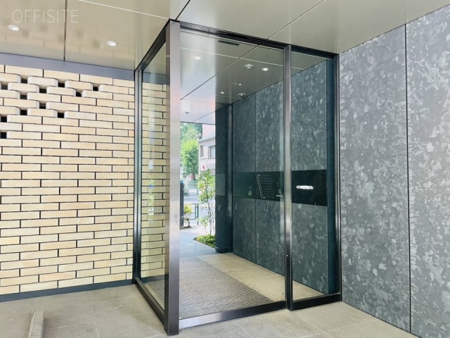 ACN神田司町ビル　オフィスビル出入口