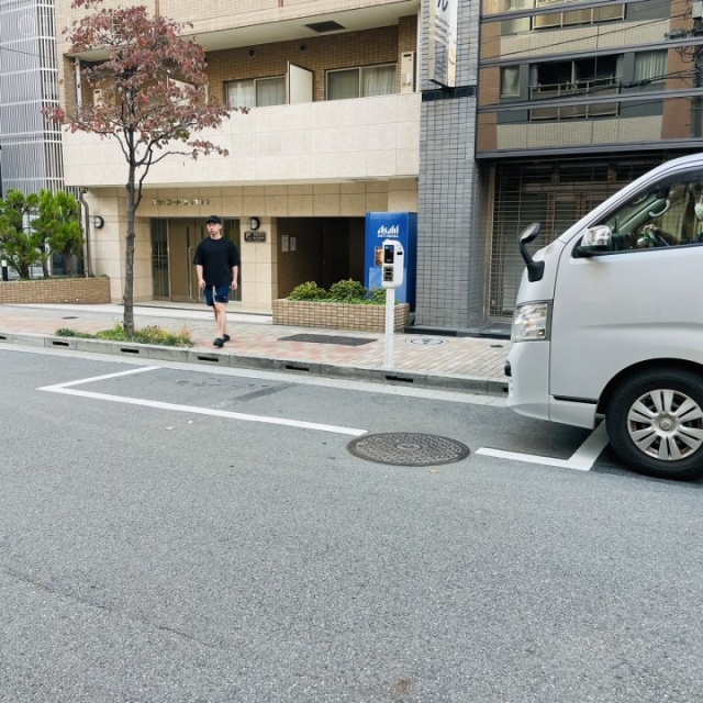 YKS黒田ビル 前面に白枠駐車場