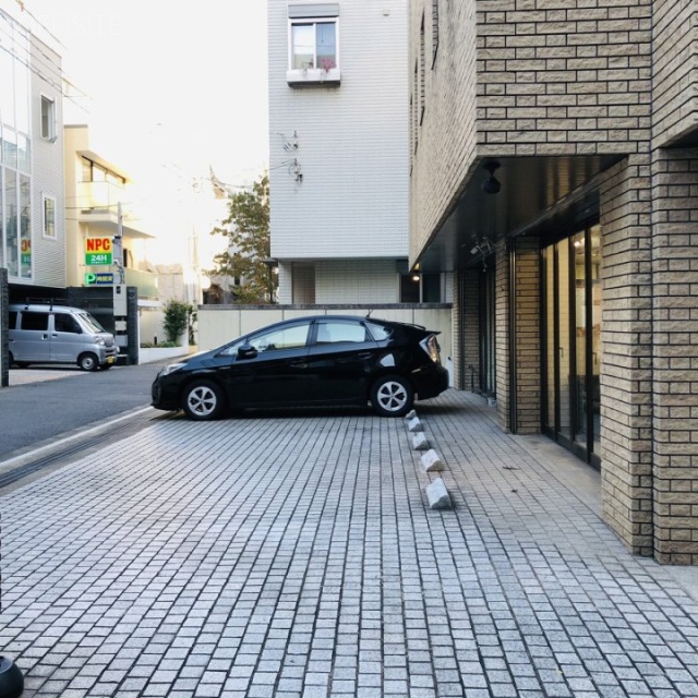 クレスト・イシイ 駐車場