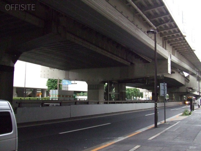 第30田中ビル ビル前面道路