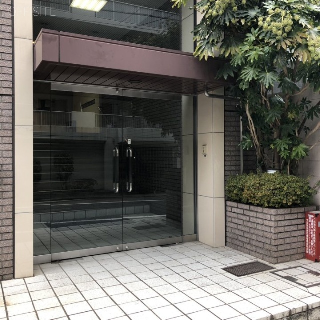 湯島三組坂ビル エントランス