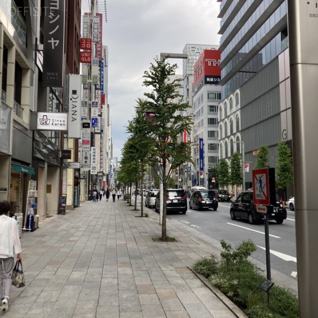 銀座UKビル ビル前面道路