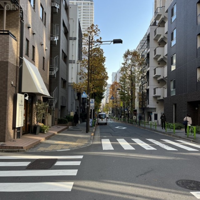 内山ビル 前面道路