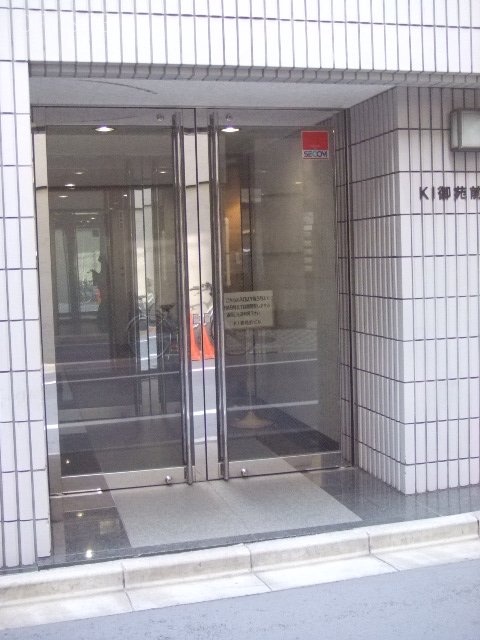 KI御苑前ビル エントランス