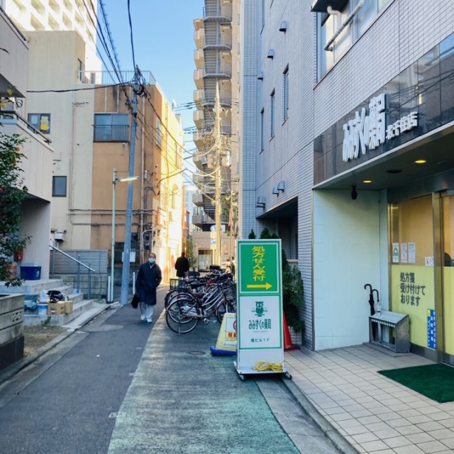 龍ビル ビル前面道路