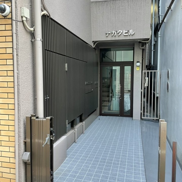 ナガタビル エントランス