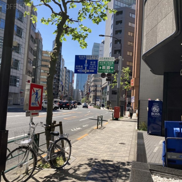 NCO神田淡路町ビル ビル前面道路