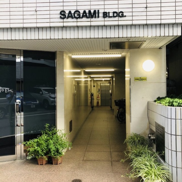 SAGAMIビル エントランス
