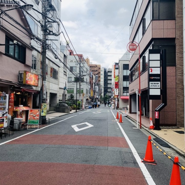 末広ビル ビル前面道路