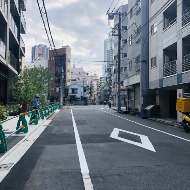 サンヒルズビル ビル前面道路