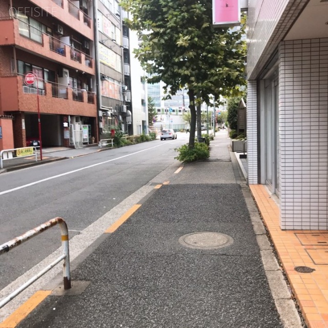 五反田パークサイドビル ビル前面道路