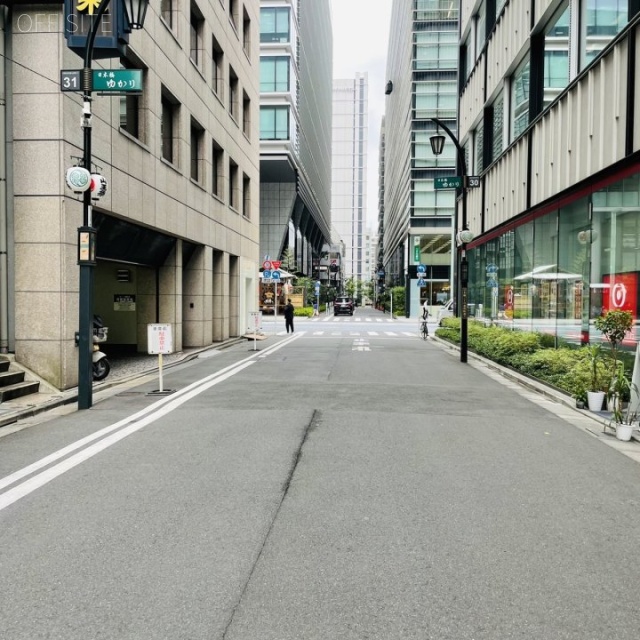 毎日日本橋ビル ビル前面道路