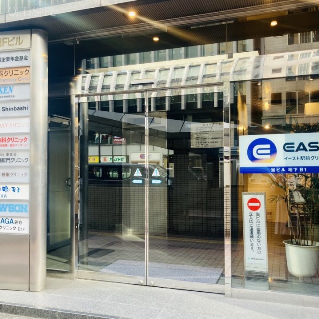 新橋NFビル オフィス出入口