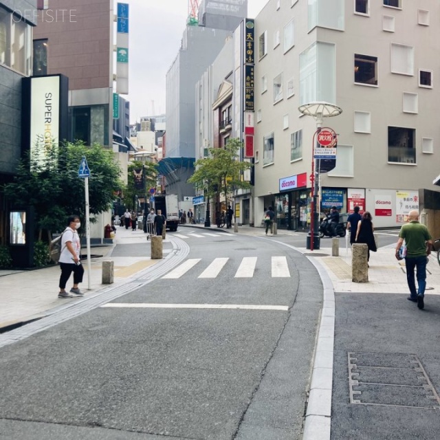 赤坂トーセイビル ビル前面道路