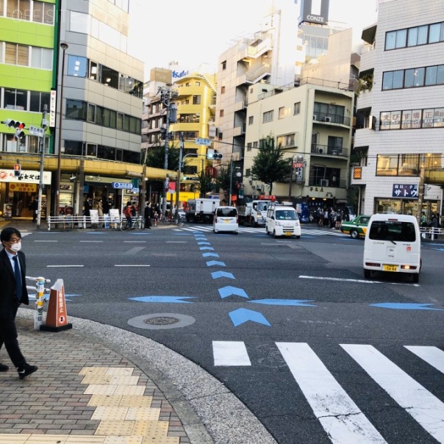 若葉西ビル ビル前面道路