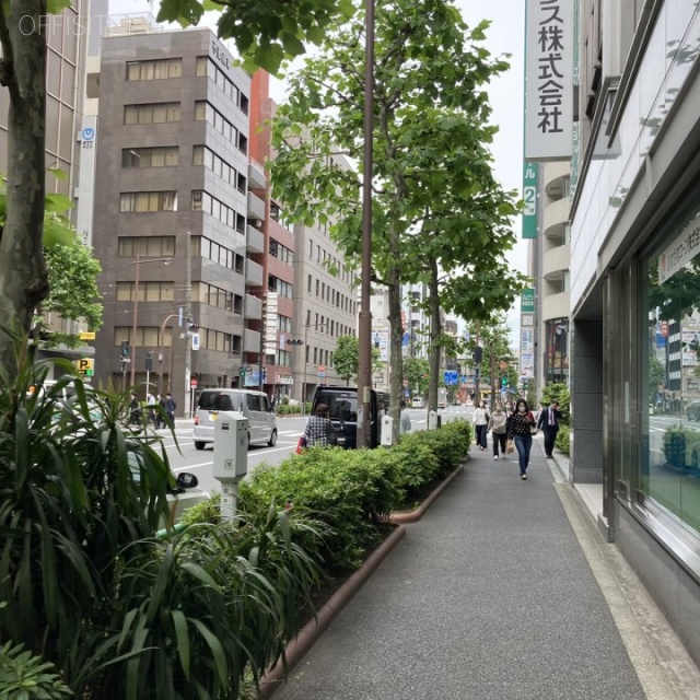 センボービル ビル前面道路