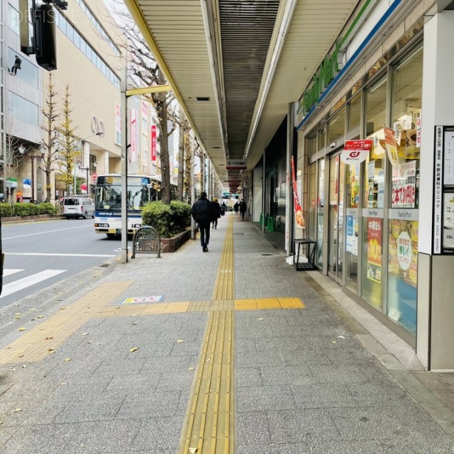 マルニビル ビル前面道路